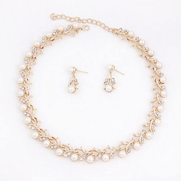 Fashion imitation pearls gilded set (necklace, earrings, bracelets)  